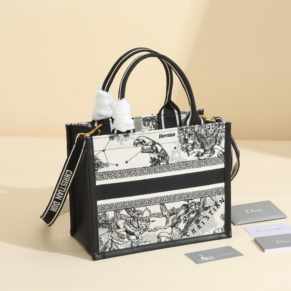 small D*or book tote