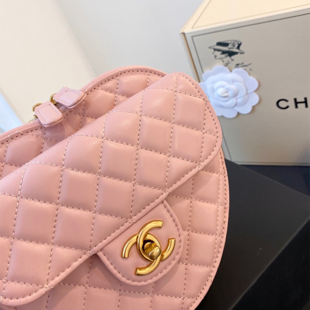 Ch*el 22s heart bag